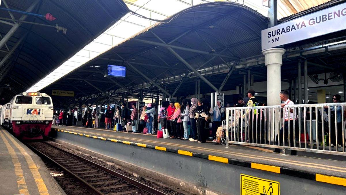Libur Hari Buruh 2026, 148 Ribu Penumpang Padati Stasiun KAI Daop 8 Surabaya