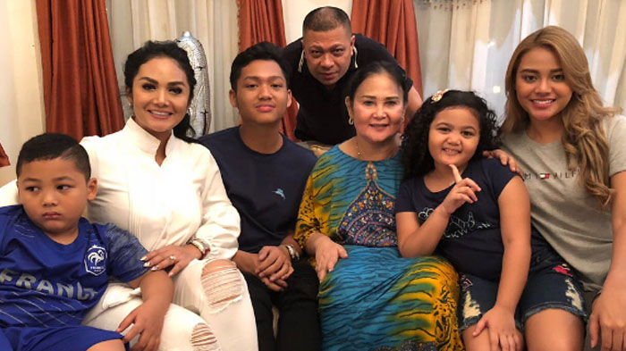 Dua Anak Anang Kunjungi Krisdayanti, Raul-Azriel Main Bareng, Romantisnya Aurel dan Ibunya