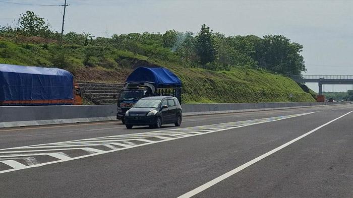 kenaikan-pengendara-tol-Ngawi.jpg