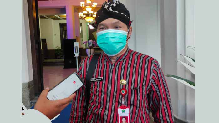 kepala-dinkes-kota-malang-dr-husnul-muarif-menerangkan-cara-mudah-daftar-vaksinasi-gratis.jpg