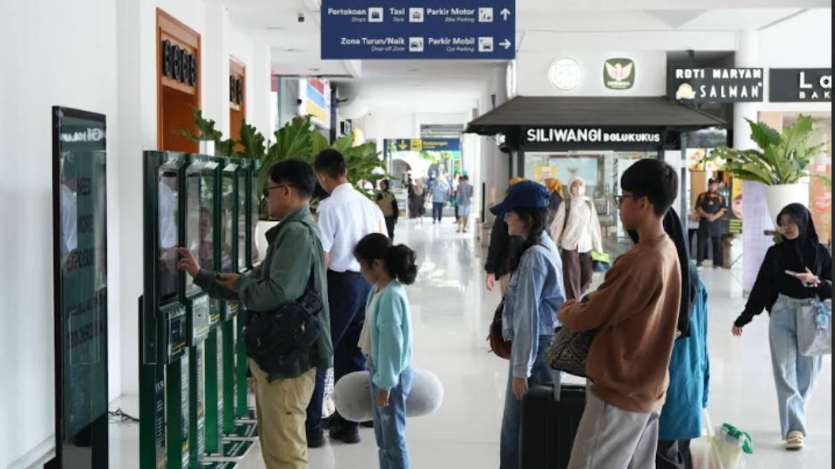 kereta-api-mendukung-mobilitas-masyarakat-dan-pertumbuhan-ekonomi.jpg