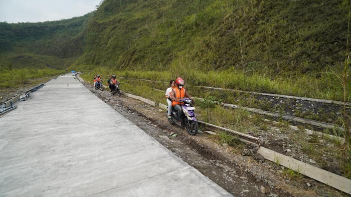 keselamatan-mitigasi-bencana-di-kawasan-gunung-aktif-tersebut.jpg