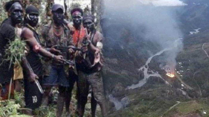 kkb-papua-pimpinan-undius-kogoya-membakar-sekolah.jpg