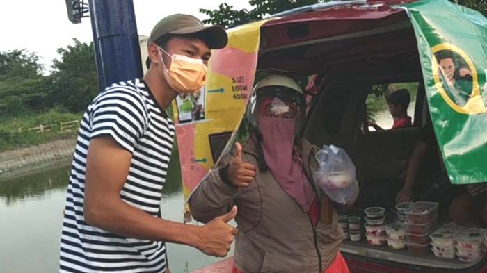 Bek Persebaya Koko Ari Pilih Jualan Salad Buah dan Puding Momen Bulan Puasa di Tengah Jeda Kompetisi