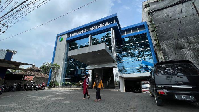 korban-bus-brimob-di-lawang-medika.jpg