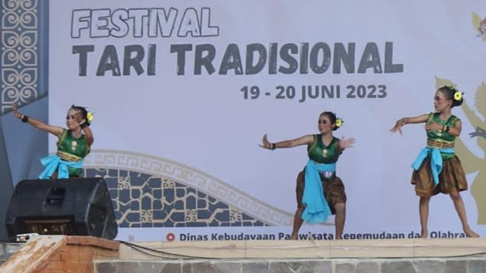 kota-kediri-menggelar-festival-tari-tradisional-2023.jpg