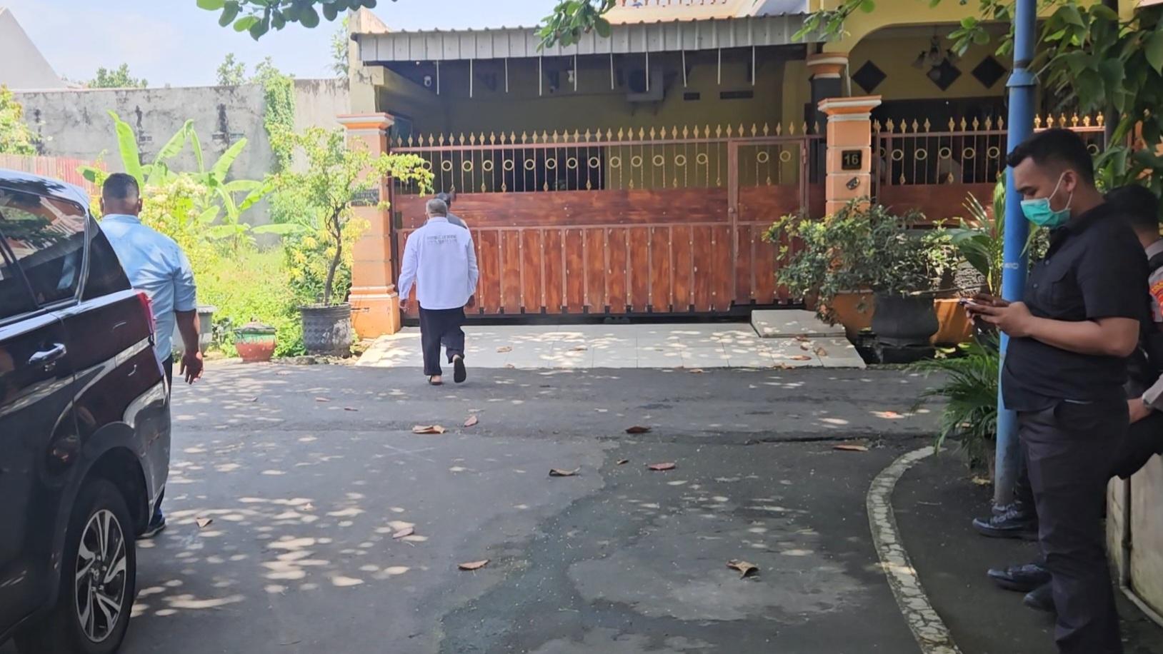 kpk-di-madiun-geledah-rumah-dirut-PDAM.jpg