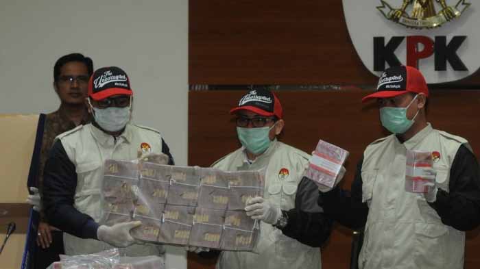 kronologi-ott-pejabat-kemenpora-dan-koni-sita-uang-tunai-rp-318-juta-hingga-amankan-13-orang.jpg