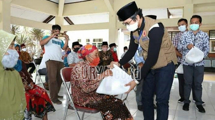 Pandemi Covid-19, Bupati Bangkalan RK Abd Latif Amin Imron Gelontorkan Ribuan Paket Sembako