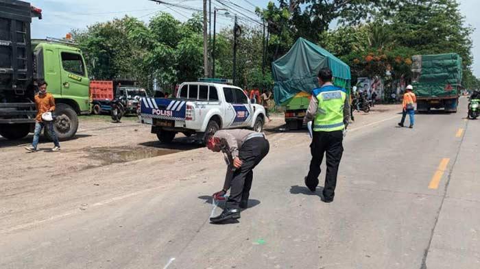 Kecelakaan Maut di Pantura Probolinggo, Truk Ugal-ugalan Tabrak Pemotor Hingga Meninggal