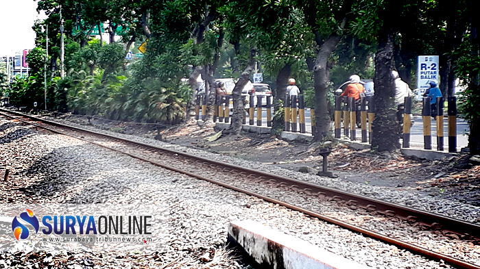 Astaga! Gara-gara Batu Akik, Indra Tertabrak Kereta Api