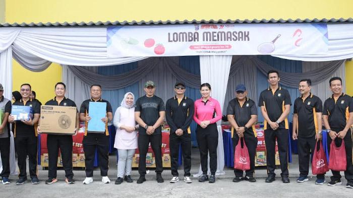 HUT Bhayangkara Tanpa Gebyar, Polres Gresik Ajak Senam Untuk Kebersamaan Melayani Masyarakat