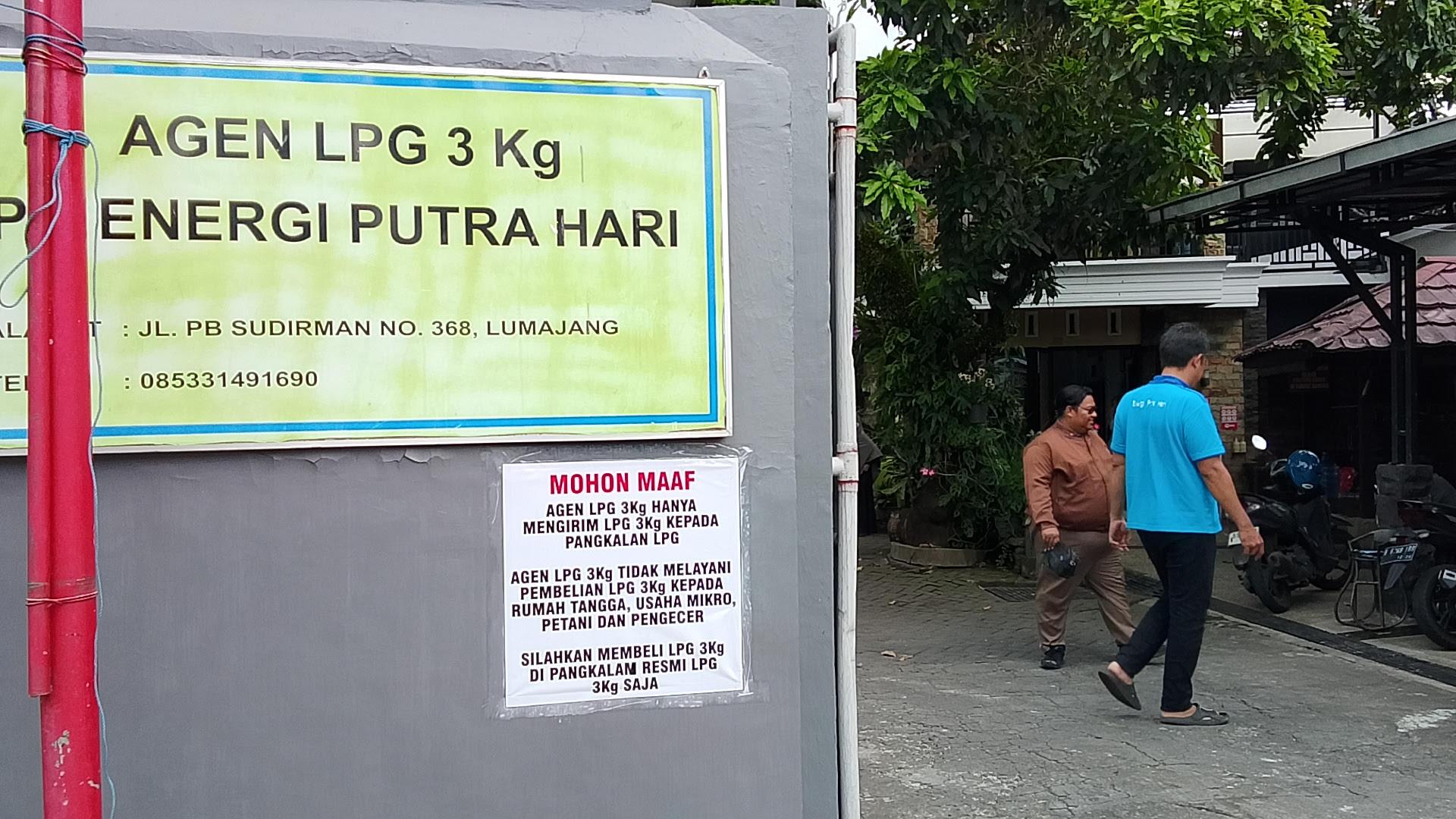 lpg-ditimbun-lumajang.jpg