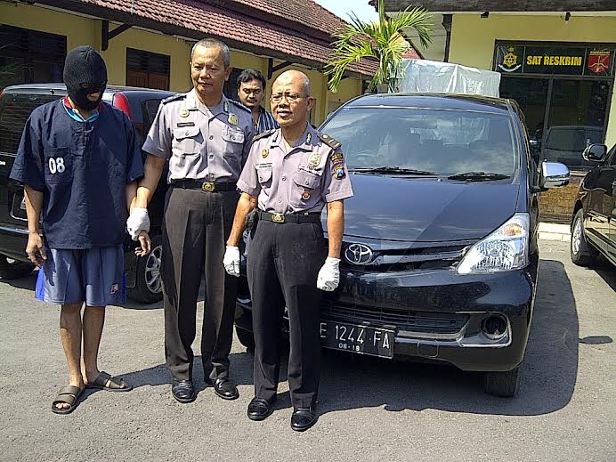 Pakai BPKB Palsu, Makelar Mobil Diringkus Polisi