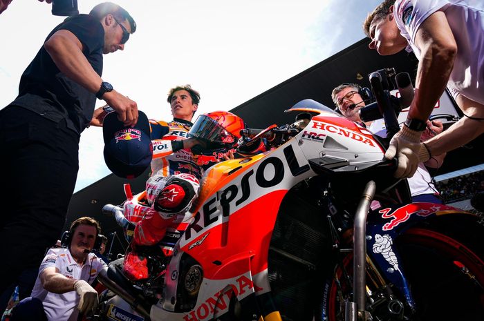 marc-marquez-terpaksa-kembali-menepi-saat-seri-balap-keempat-motogp-spanyol.jpg