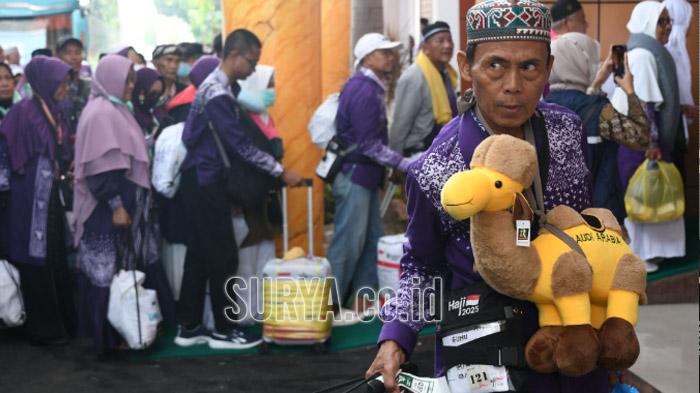 masuk-Asrama-Haji-Sukolilo-Surabaya-pada-Jumat-1172025.jpg
