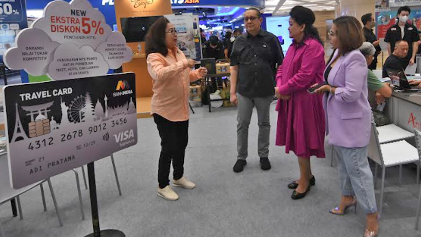 Bank Mega Optimistis Capai Target Rp 10 Miliar di Mega Travel Fair 2023 Surabaya