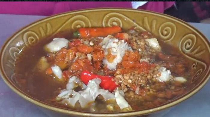 Jagoan Makanan Pedas? Coba Tantangan Kuah Bakso Bringas dari Jember Ini, Dijamin Berkeringat!