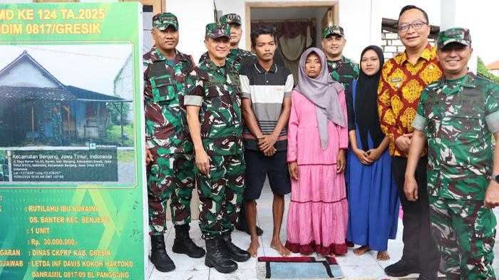 Aslog Panglima TNI bersama Plt Bupati Gresik Datangi Lokasi TMMD ke-124 di Desa Banter