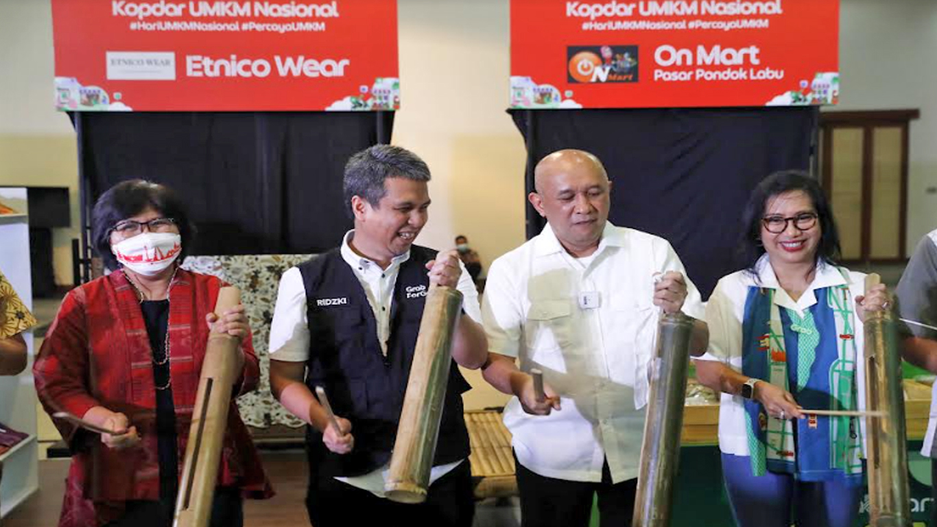 menteri-koperasi-dan-ukm-ri-teten-masduk-grab.jpg