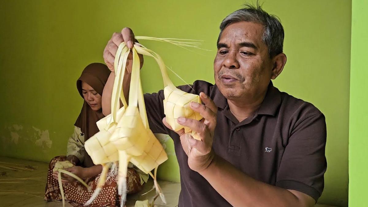 menyambut-Lebaran-Ketupat-yang-dirayakan-pada-Sabtu-2832026.jpg