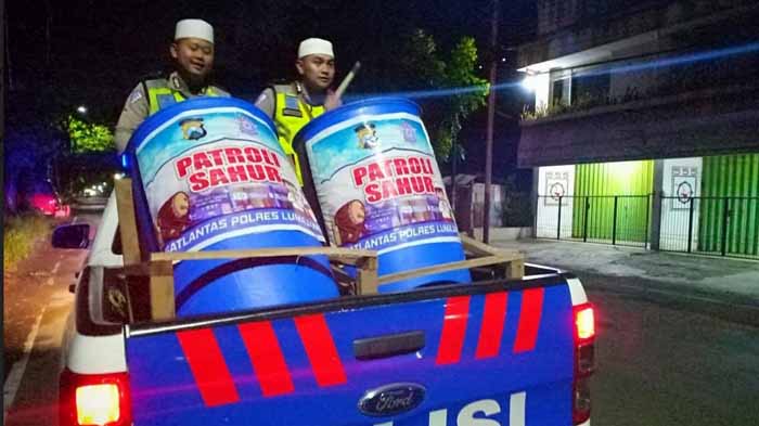 meski-bukan-muslim-anggota-satlantas-polres-lumajang-giat-patrol-sahur-ini-kesannya-saat-ramadhan.jpg