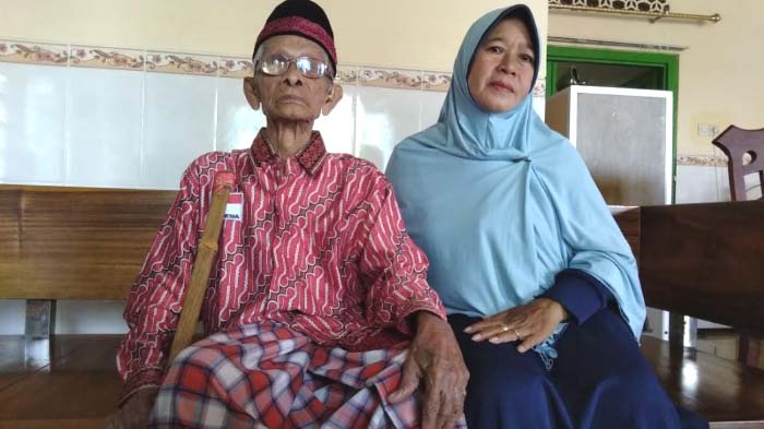 mojokerto-mbah-miun-dan-anaknya-rinfayati.jpg