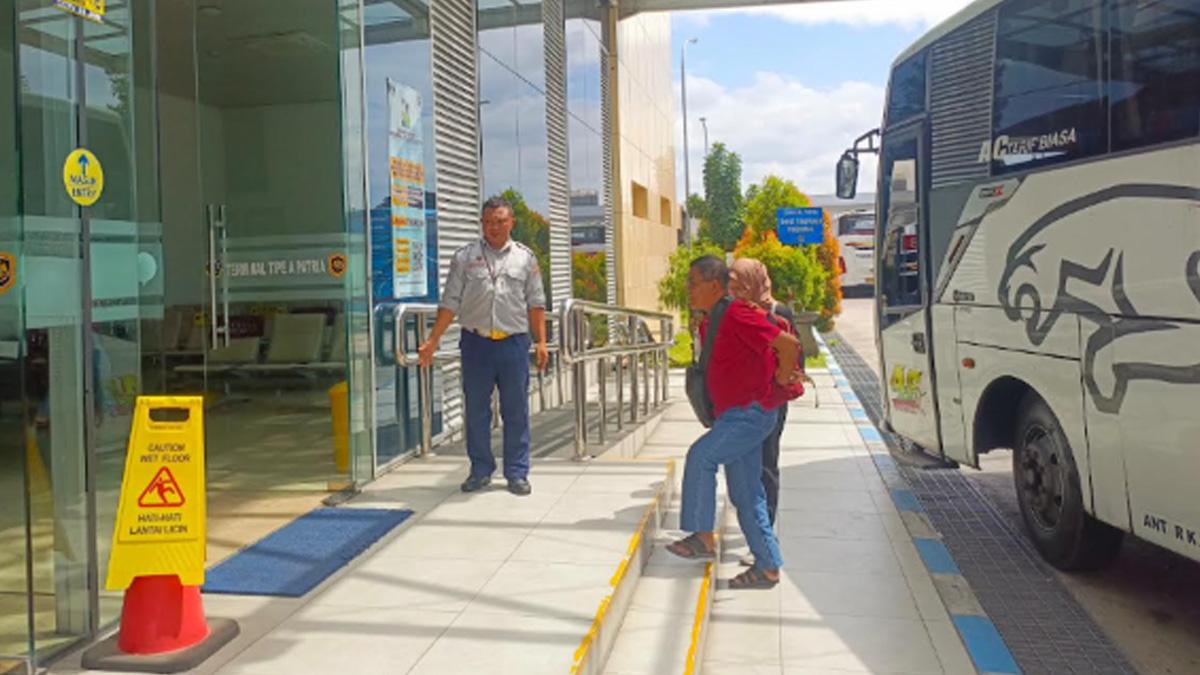 Libur Panjang, Rampcheck Bus di Terminal Patria Blitar untuk Jamin Keselamatan Penumpang