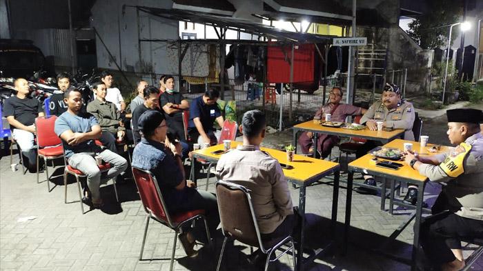 Polres Gresik Buka Kopi Keliling, Nongkrong Malam Sembari Rangkul Masyarakat Jadi Mitra  Kamtibmas