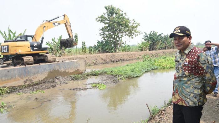 Normalisasi Sungai Besar-Besaran di Sidoarjo, 14 Alat Berat Tidak Berhenti Mengeruk Sampah