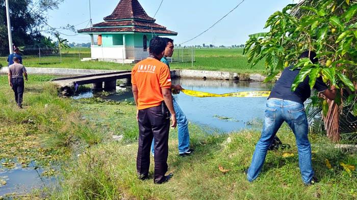 olah-TKP-bocah-tenggelam-di-Sendang-Wetan-Tuban-Jatim.jpg