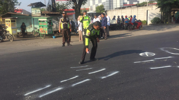 Pelajar Asal Gresik Tewas Seusai Kecelakaan Tertabrak Truk di Bypass Krian Sidoarjo