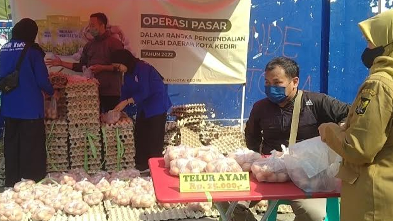 operasi-pasar-beras-telur-kediri.jpg