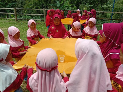 Kelas Pindah ke Bhakti Alam, Dijamin Gembira