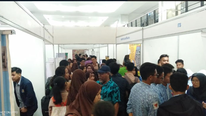 Ribuan Pelajar Kunjungi Campus Expo 2020 di Surabaya: Kesempatan Siswa SMA Intip Calon Kampus