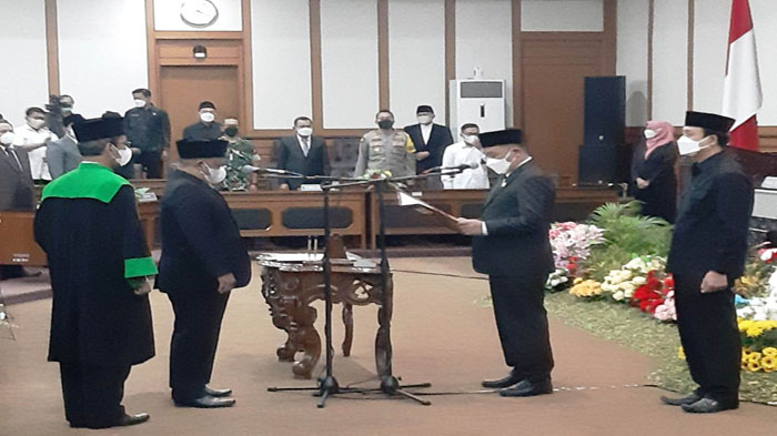 Ali Mahmudi Dilantik Menjadi Anggota DPRD Gresik Gantikan Almarhum Yunus