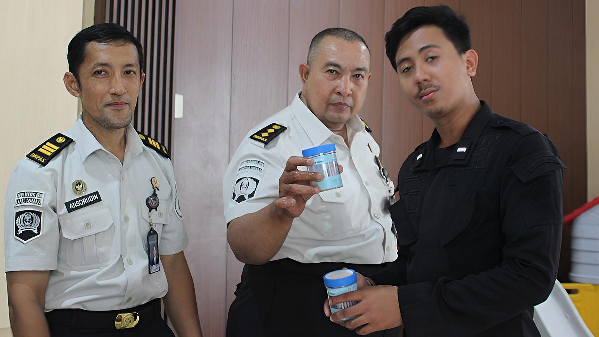 pegawai-Lapas-Kelas-IIA-Sidoarjo-Jatim-mendadak-dites-urine.jpg