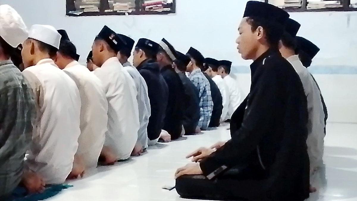 Bacaan Bilal Tarawih 23 Rakaat dan Witir Lengkap Tulisan Latin dan Artinya