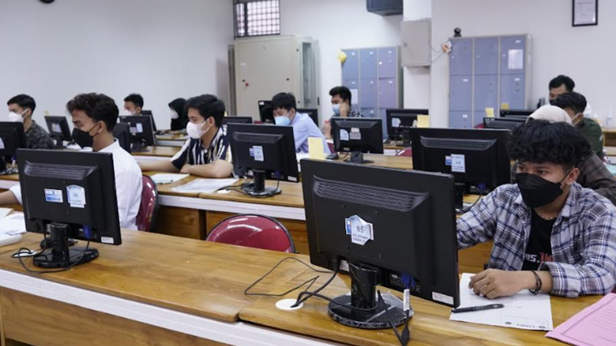 pelaksanaan-utbk-sbmptn-2022-di-departemen-sistem-informasi-its.jpg