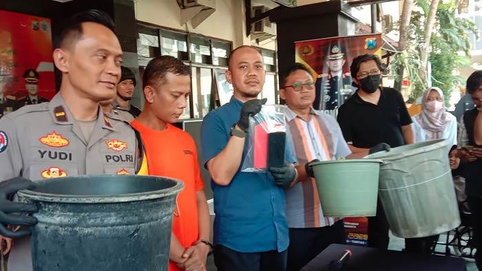 pelaku-dan-barang-bukti-kasus-mutilasi-di-Sawojajar-Kota-Malang.jpg