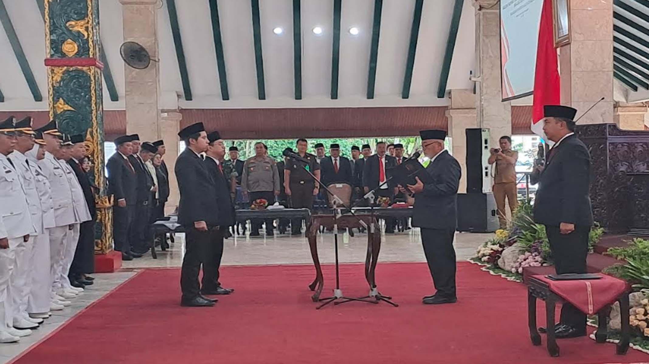 pelantikan-Pejabat-Pemkab-Malang-anak-sanusi.jpg