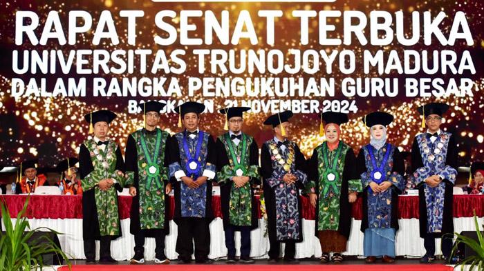 pelantikan-guru-besar-UTM-Bangkalan-21.jpg
