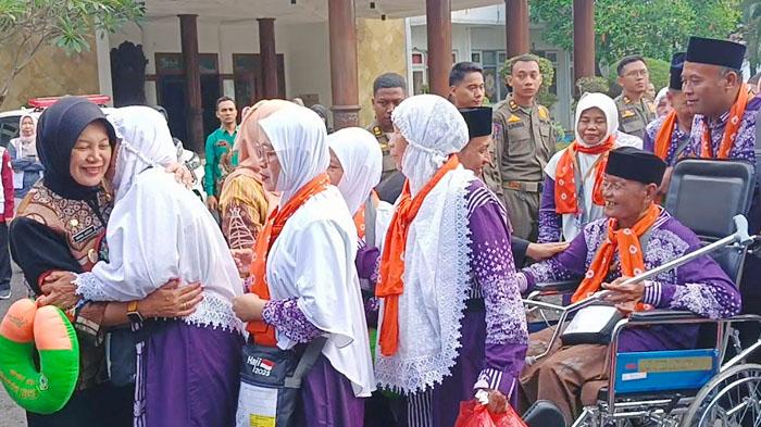 pelepasan-CJH-Bojonegoro-Jatim-2052025.jpg