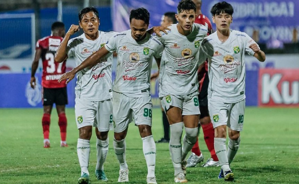 pemain-persebaya-selebrasi-rayakan-gol-ke-gawang-bali-united.jpg