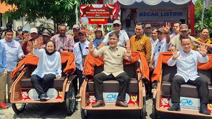 pembagian-becak-listrik-gratis-di-Madiun-Jatim.jpg