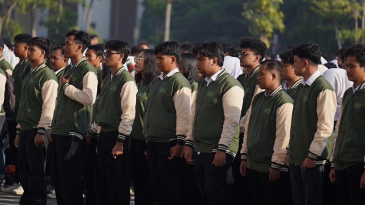 Wamendesa Lepas 4.459 Mahasiswa KKN UPN Veteran Jawa Timur, Bangun Desa Berbasis Inovasi - Surya.co.id