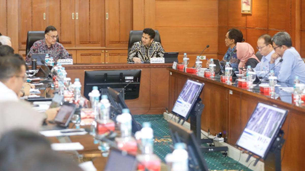 Pemprov Jatim Percepat Proyek Strategis Surabaya Regional Railway Line - Surya.co.id