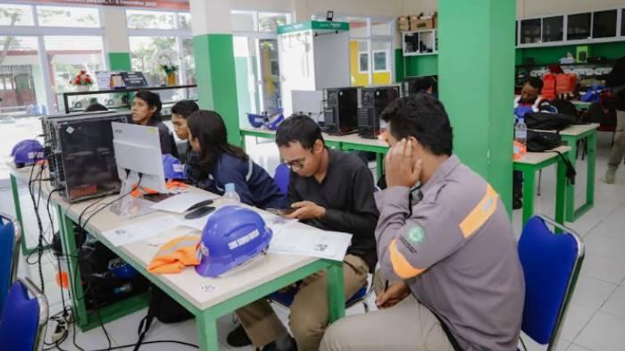 pembekalan-keterampilan-dan-sertifikasi-industri-berstandar-nasional.jpg