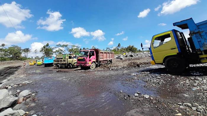 penambangan-pasir-di-Kabupaten-Lumajang-Jawa-Timur.jpg
