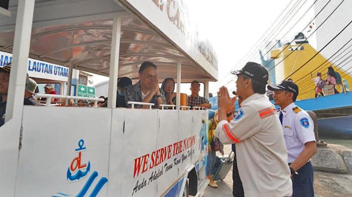 Terdampak Erupsi Gunung Lewotobi, Wisatawan Labuan Bajo Lega Dievakuasi dengan Kapal PT DLU